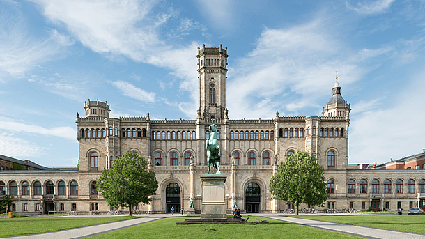 Das Welfenschloss und Hauptgebäude der Leibniz Universität Hannover.